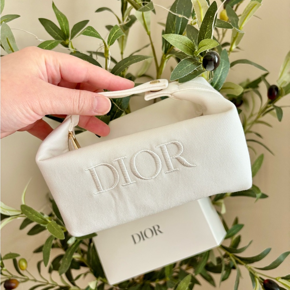 ✨NWT✨ Dior Beauty Cream Trousse Pouch